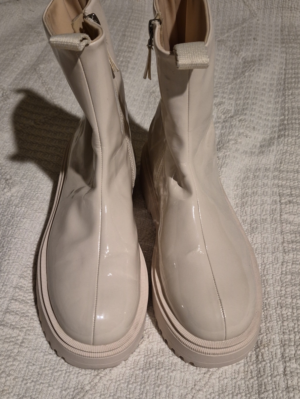 Zara Cream Faux Patent Leather Stretch Ankle Boots Sz 8/39.